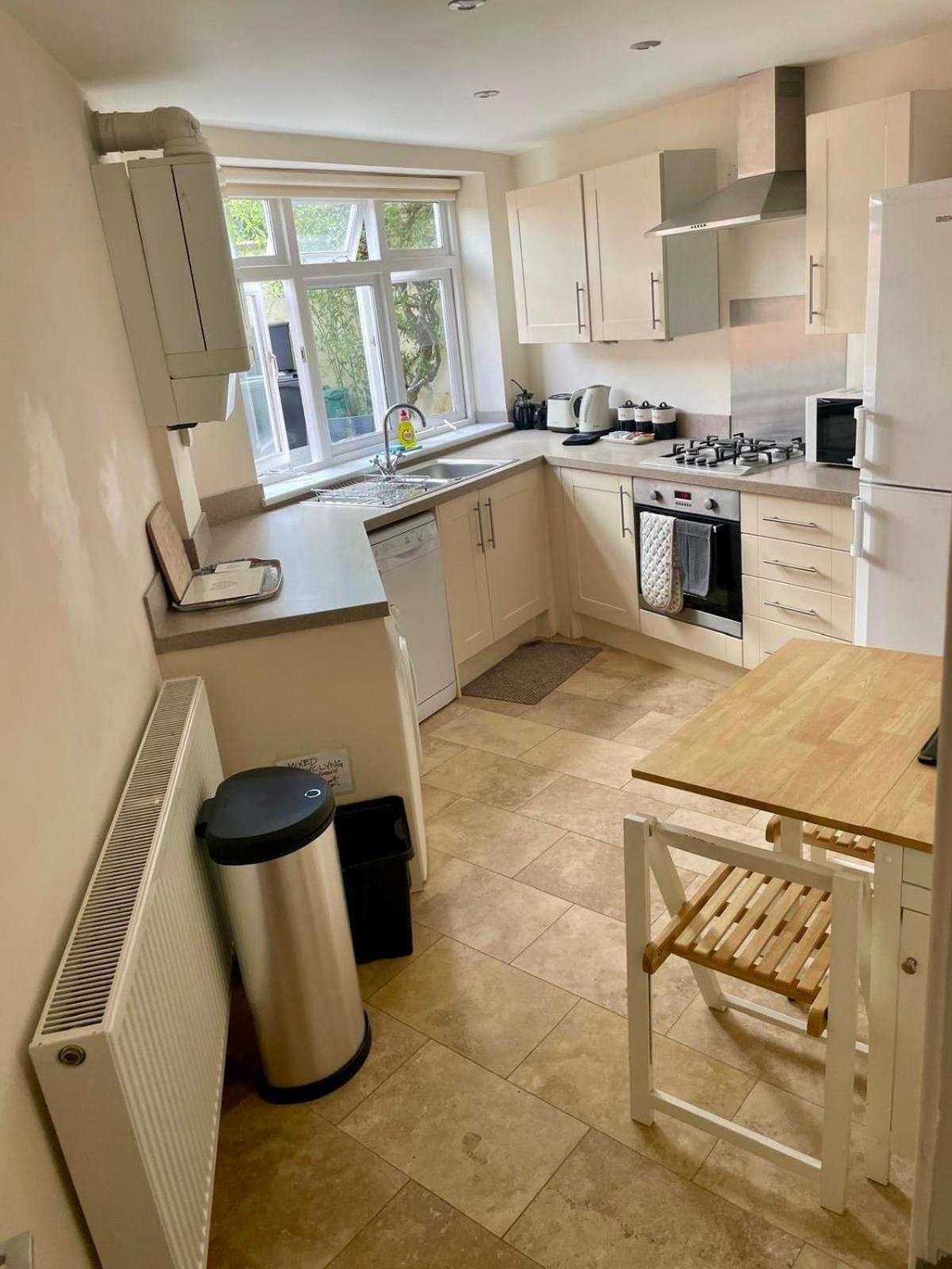 Town Centre Apartment Perfect Location With On-Street Parking Stratford-upon-Avon Værelse billede